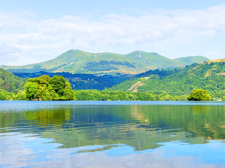 location vacances puy de dome azureva murol montagne evasion